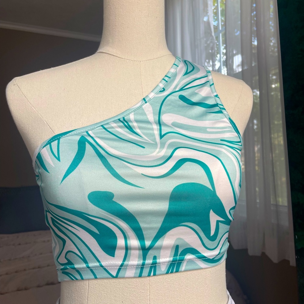 Wavy crop top